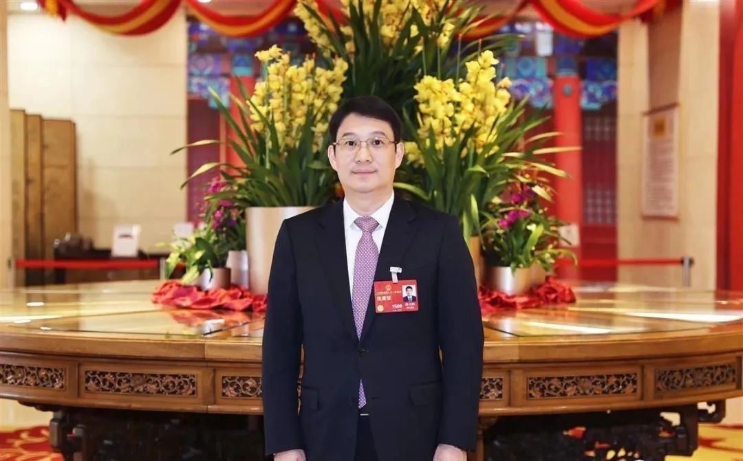 全國(guó)人大代表陳衛(wèi)國(guó)：推動(dòng)建筑業(yè)工業(yè)化、數(shù)智化升級(jí)